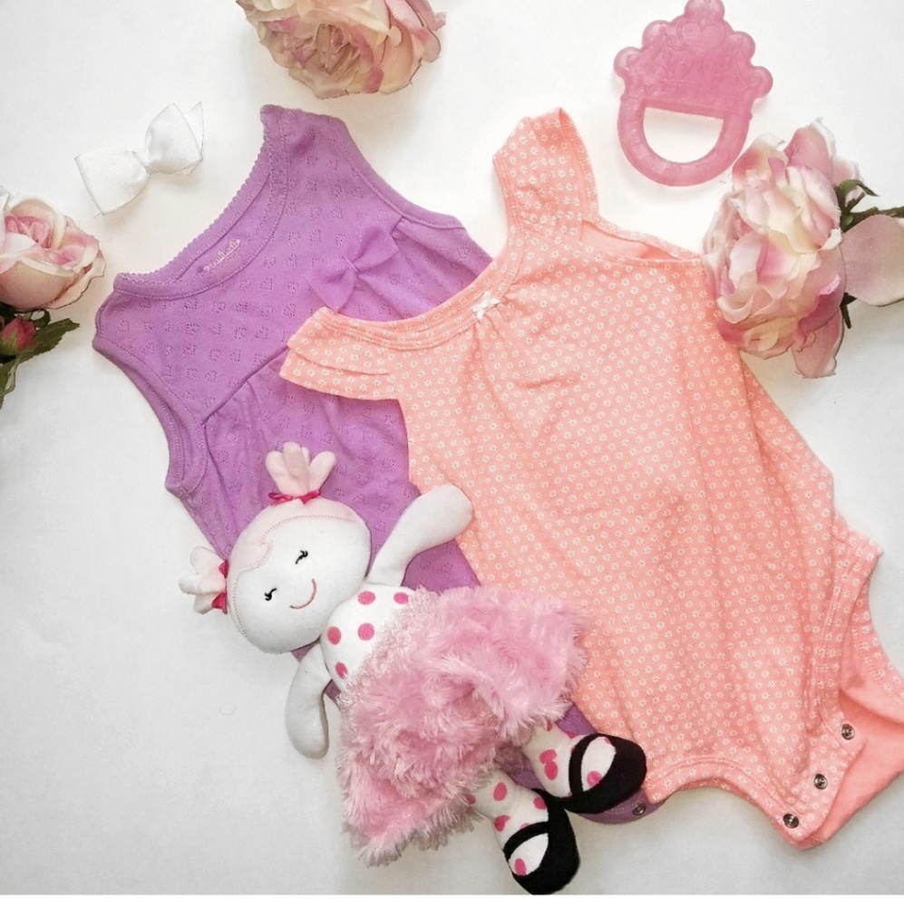 Bundle: Carter's and Garanimals onesies🌹